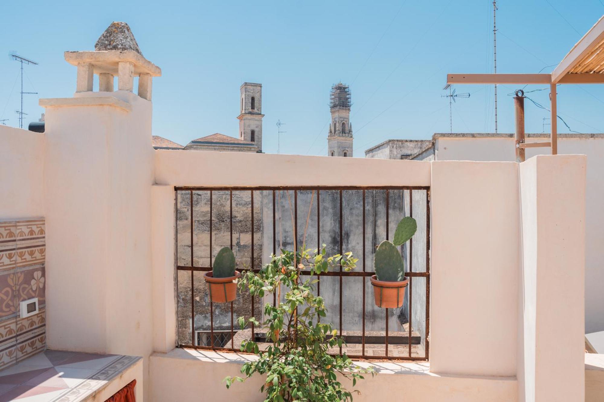 Lotus Apartment & Rooftop By Residence Colibri Lecce Exterior photo